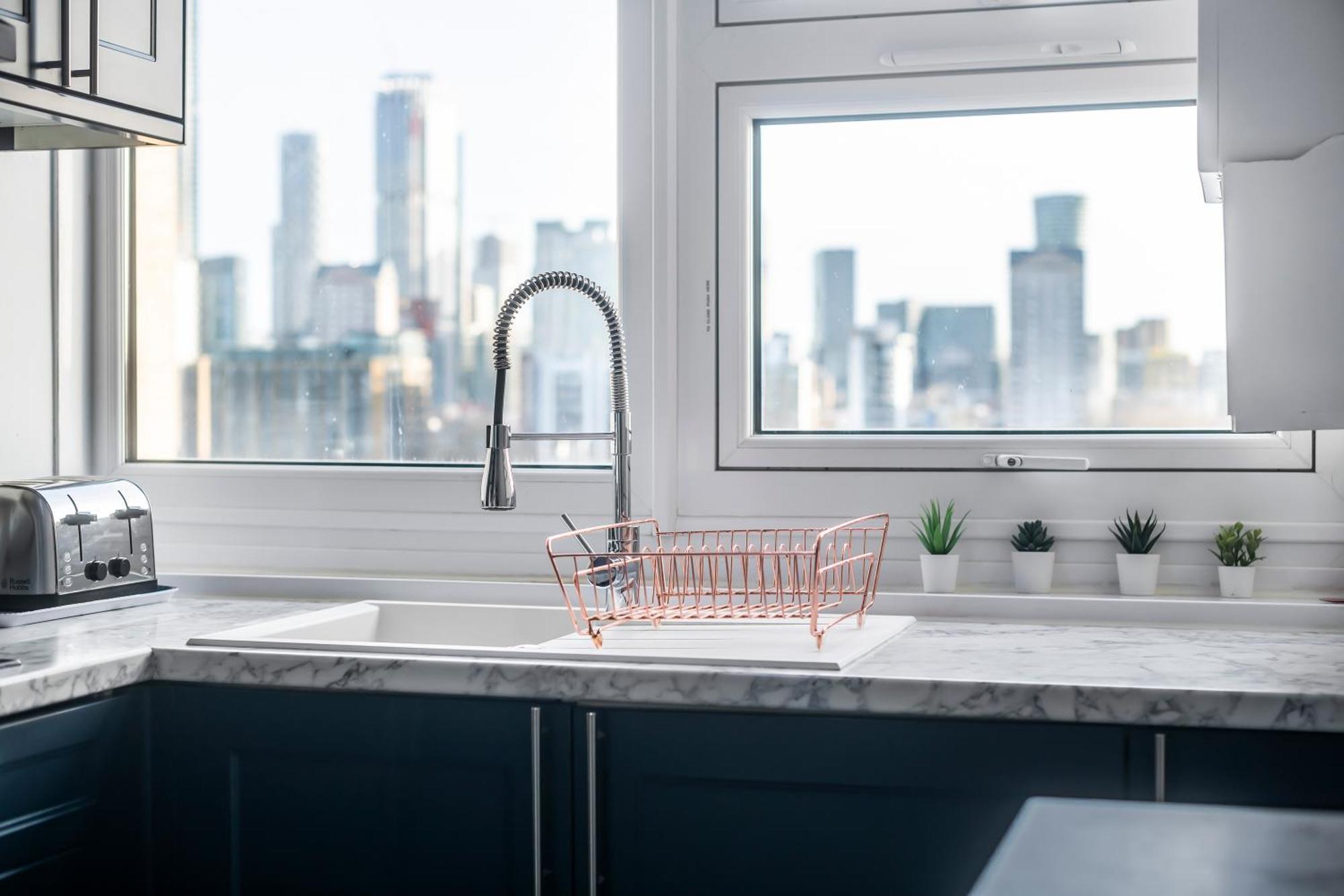 Riverside 3Br With Easy Transport 20Mins To City Centre 런던 외부 사진