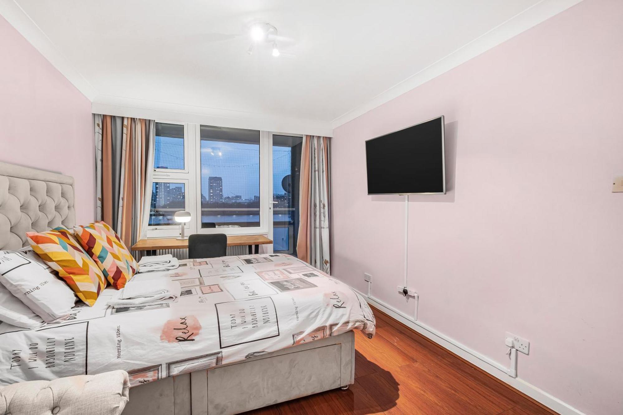 Riverside 3Br With Easy Transport 20Mins To City Centre 런던 외부 사진