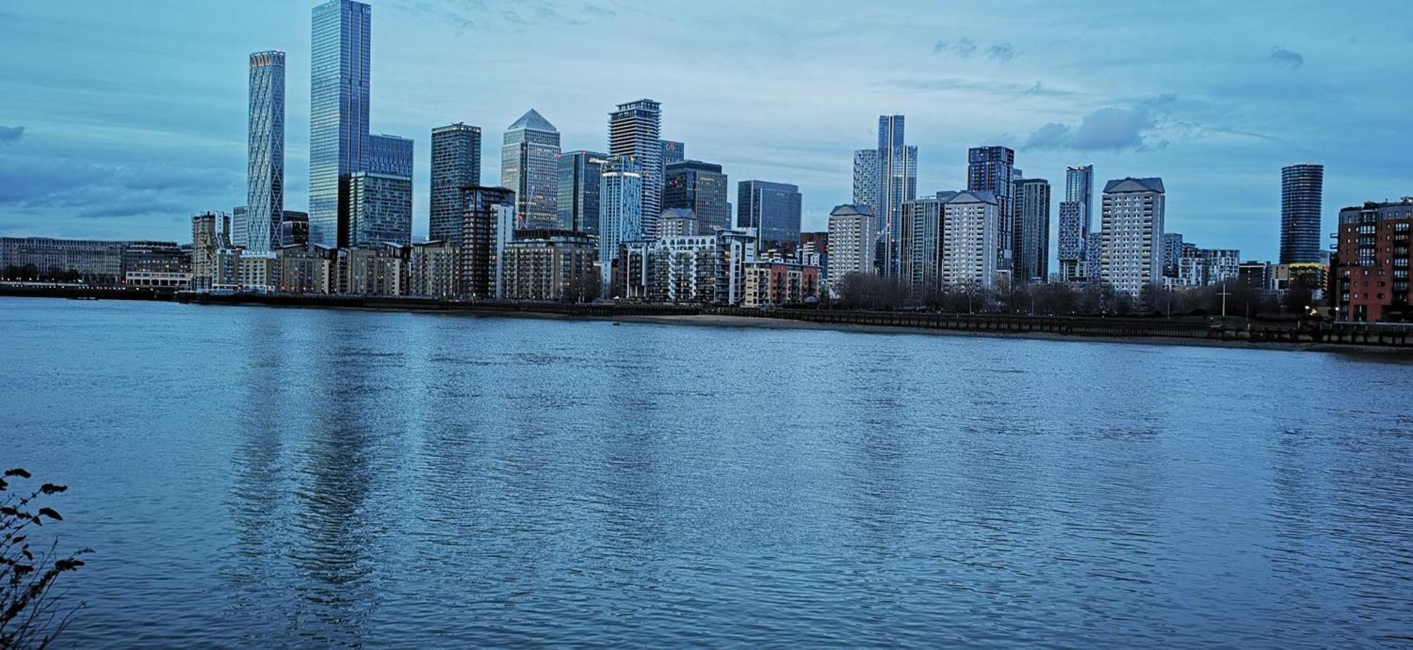 Riverside 3Br With Easy Transport 20Mins To City Centre 런던 외부 사진